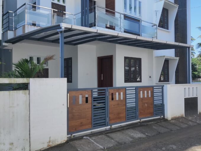 Premium New House For Sale @ Maradu