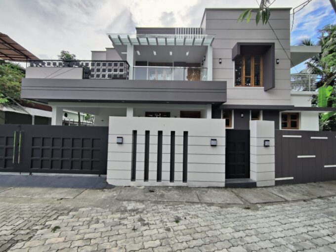 New Luxurious House For Sale @ Ernakulam