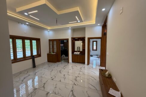 House ForSale @ Ernakulam Valayanchirangara, Mazhuvannoor.5