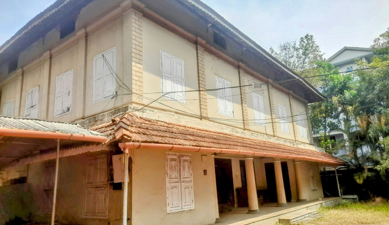 House For Sale @ Aluva town 3