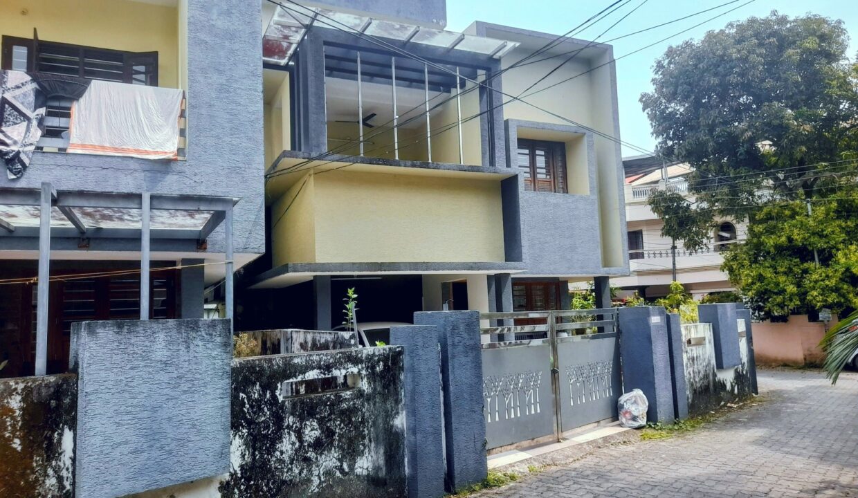 House For Sale @ Kalamassery . 1