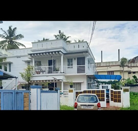 House For Sale- 7 Cent @ Ernakulam