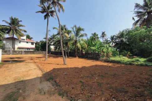 plots for sale @ maradu