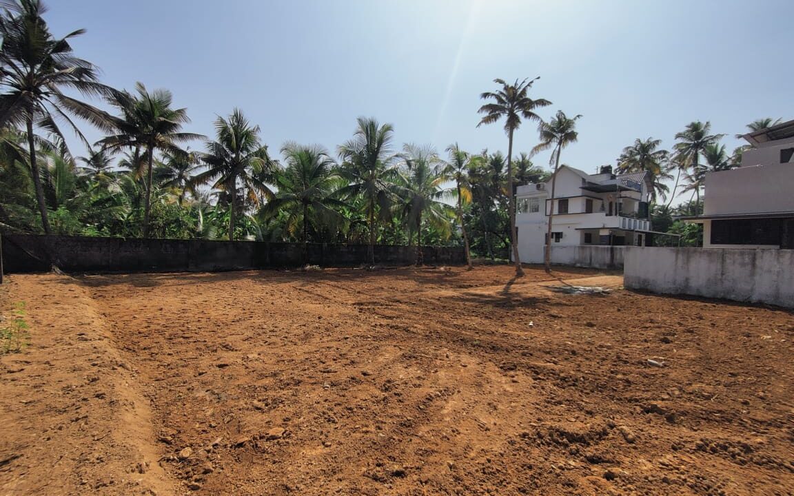 plots for sale @ maradu7