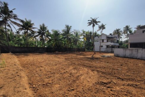 plots for sale @ maradu7