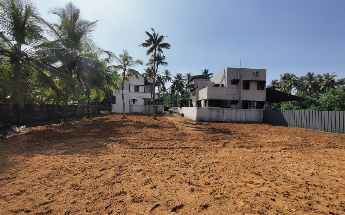 plots for sale @ maradu8