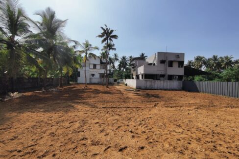 plots for sale @ maradu8