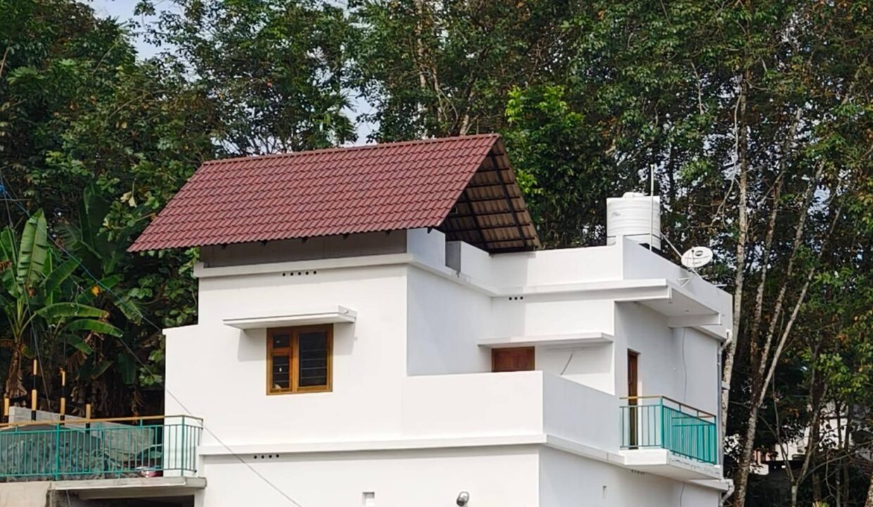 House For Sale @ Variyapuram, Pathanamthitta