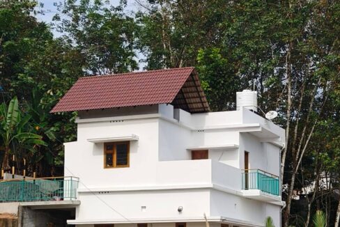 House For Sale @ Variyapuram, Pathanamthitta